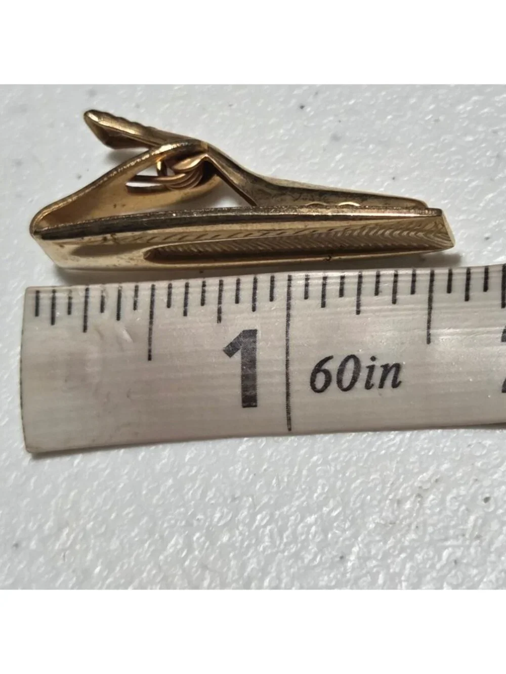 Vintage Gold Tone Tie Clip Engraved Chevron Design Men Fashion Jewelry Accessory